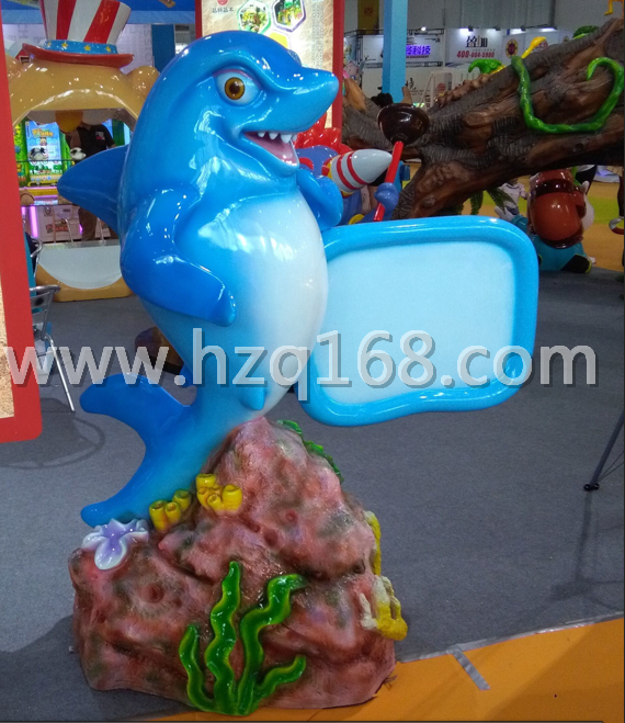 卡通鯊魚(yú)噴水