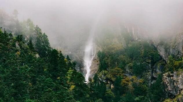 各地景區(qū)陸續(xù)恢復(fù)開放 采取多項防疫措施